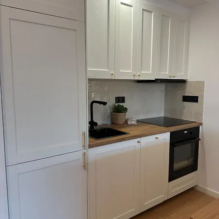 Renovated Sea View 150m From El Cristo Appartement Estepona