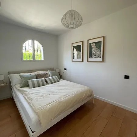 Renovated Sea View Apt 150M From El Cristo Beach Apartment