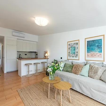 Renovated Sea View 150m From El Cristo Daire