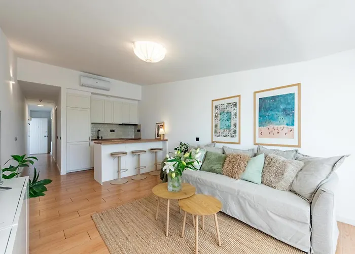 Renovated Sea View 150m From El Cristo Apartment